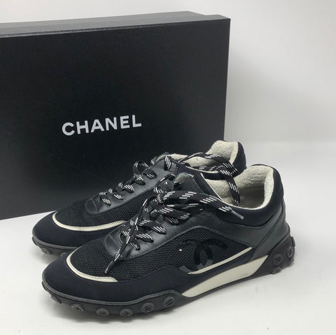 Chanel Low Top Trainer CC White Navy (Women's) | Womens navy shoes, Chanel  trainers, Chanel sneakers